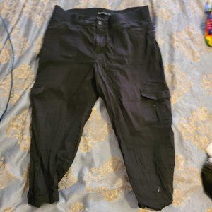 Lee Cargo Capri Black Size 16